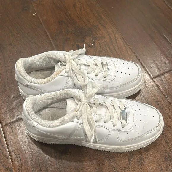 Air force white leather nike shoes size youth 5.5 or women’s 6.5